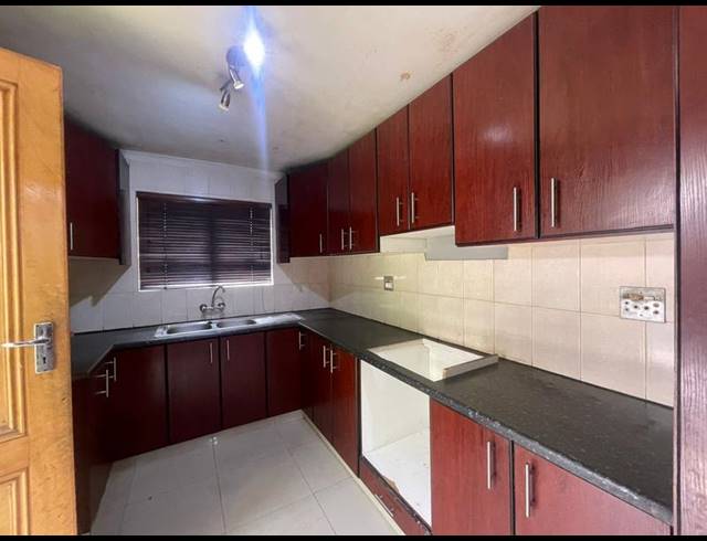 4 BEDROOM PROPERTY TO RENT IN LENTEGEUR